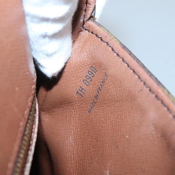 LOUIS VUITTON Monogram Monogram Saint Cloud GM Shoulder Bag - Picture 14 of 16